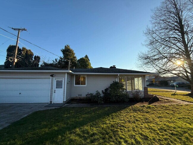 Photo - 1495 Lake Dr