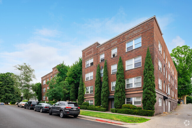 Carlton Apartments Tacoma