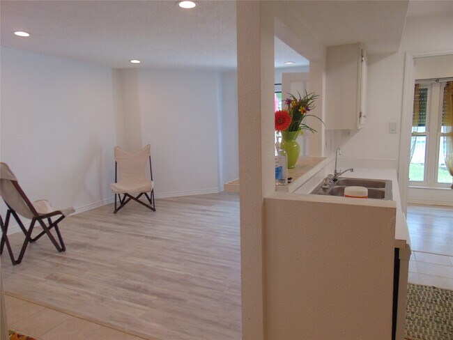 Photo - 3220 69th St Unidad G1