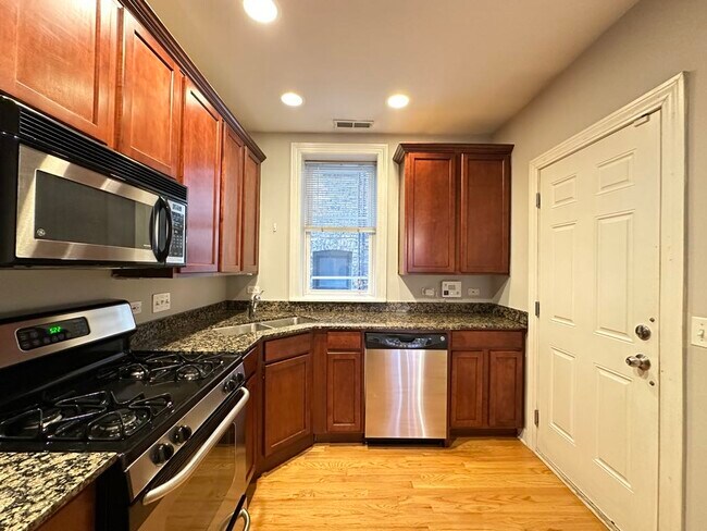 Photo - 3212 N Clifton Ave Unit W2