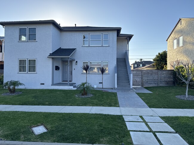 10215 S. Gramercy Pl - 10215 S Gramercy Pl Casa