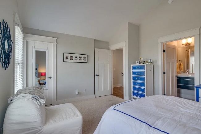 Photo - 619 Chesterfield Way