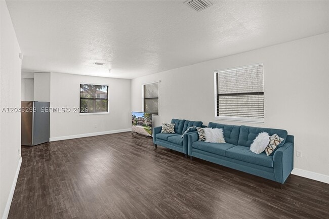 Photo - 2502 NE 1st St