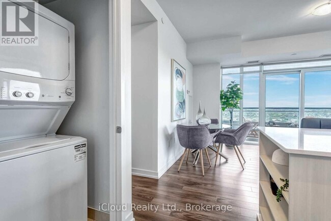 Photo - 2560 Eglinton Ave W Unité 1705