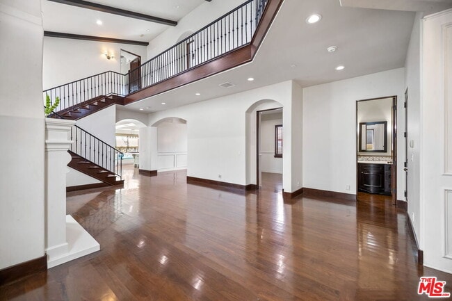 Photo - 2901 Oak Ave