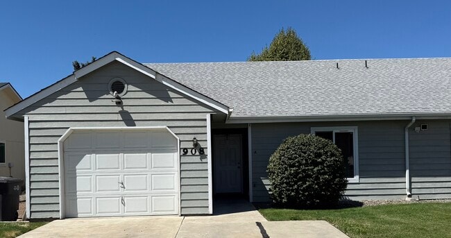 Building Photo - 908 N 34th Ave Rental