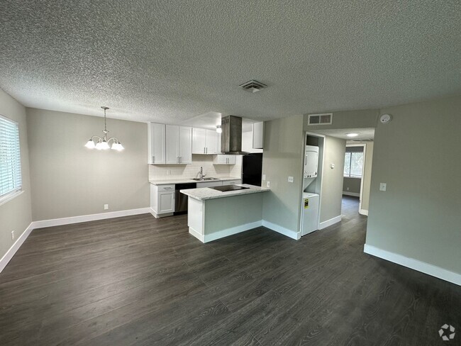 Building Photo - Updates 2 Bedroom Condo! Water+Garbage inc...