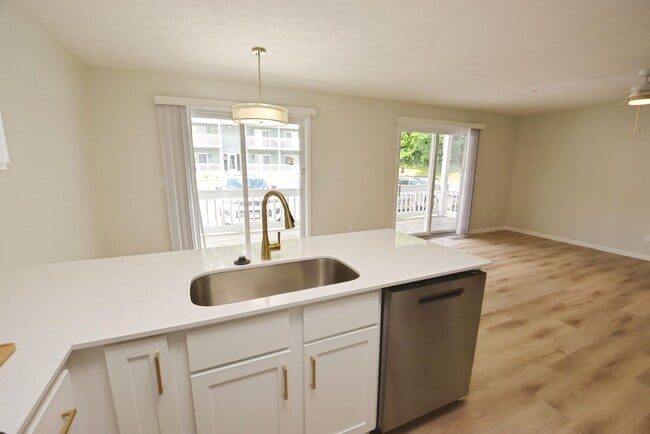 Photo - 18085 Bulla Rd