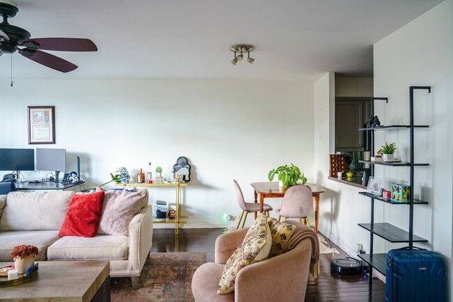 Photo - 1560 N Sandburg Terrace Unit 503J