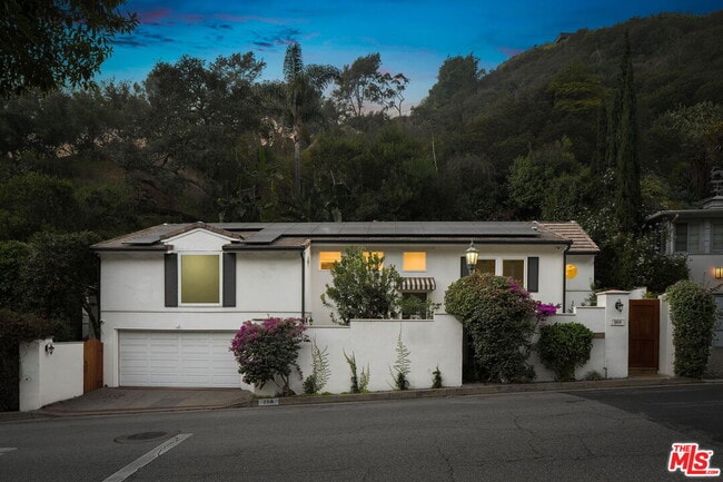 Building Photo - 2319 Outpost Dr