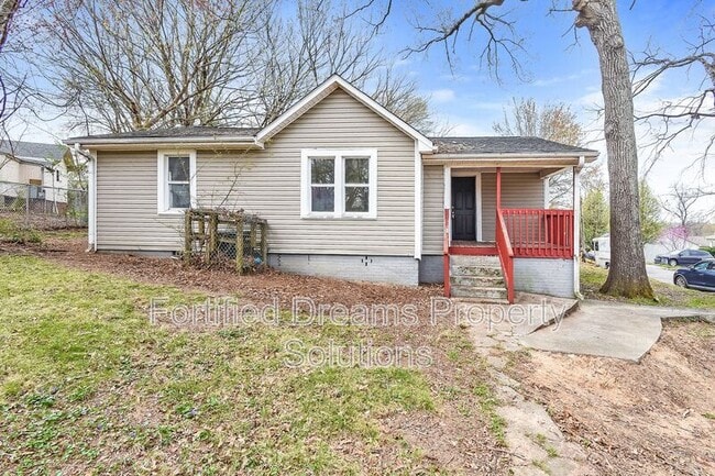 Building Photo - 2240 Flag St