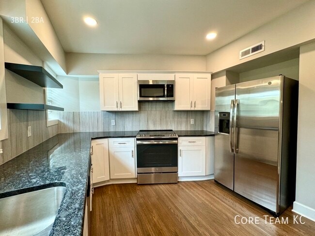 920 Ward Pkwy Unit 7