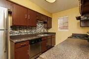 2BR, 2BA - 1,039SF