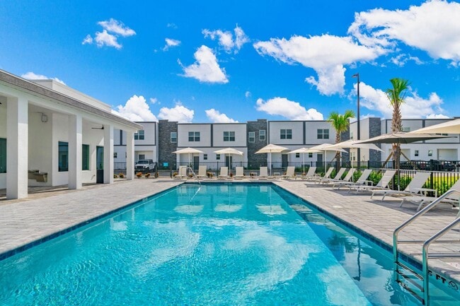 Photo - 384 Famagusta Dr