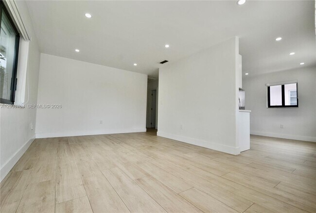 Photo - 3143 SW 26th St Unidad 3143