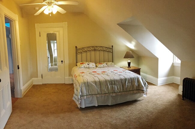 Master Bedroom - 827 N. Highland Ave. Apartment Unit 3rd Fl.