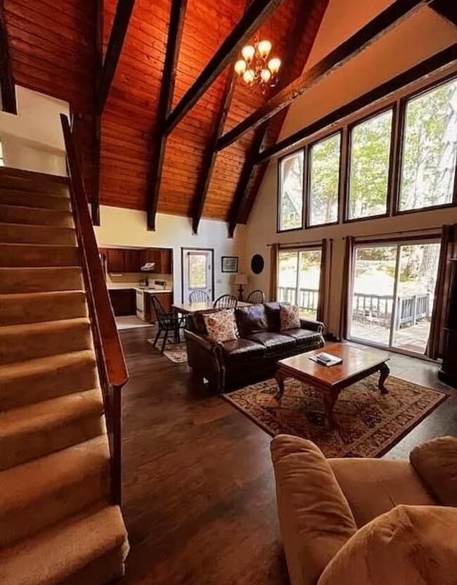 Photo - 680 Chalet Village Dr