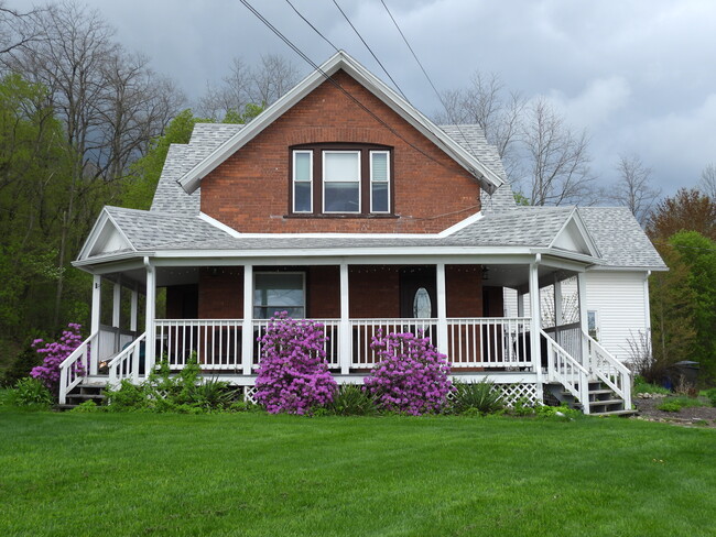 Building Photo - 407 Military Tpke Unit 407 B