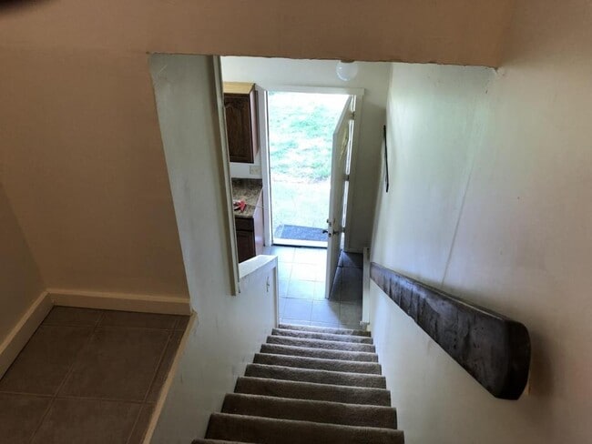 Photo - 609 Grove City Rd