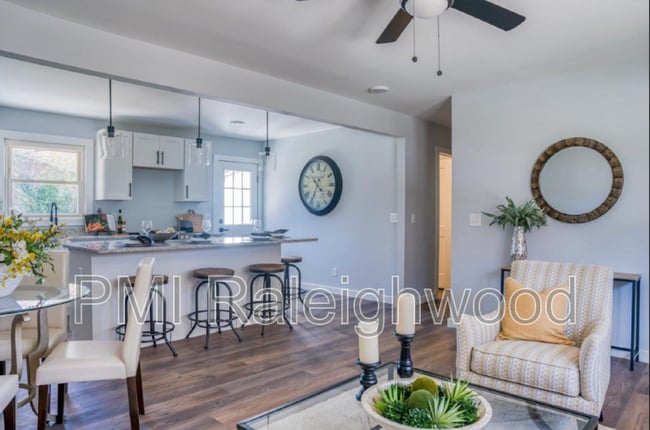 Photo - 2204 Emerson Pl