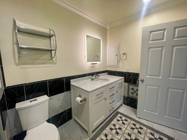 Photo - 524 6th Ave W Unidad 108