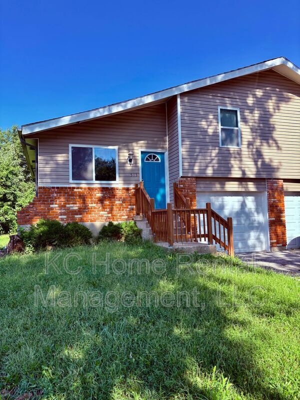 Building Photo - 513 N Troost St Rental