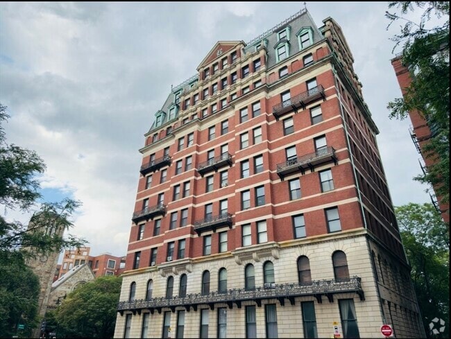 Building Photo - 483 Beacon St Unit 12A Rental