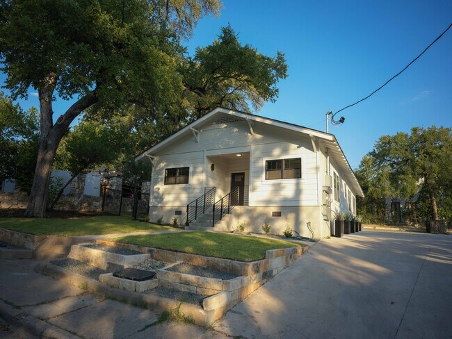 Photo - 803 Oakland Ave