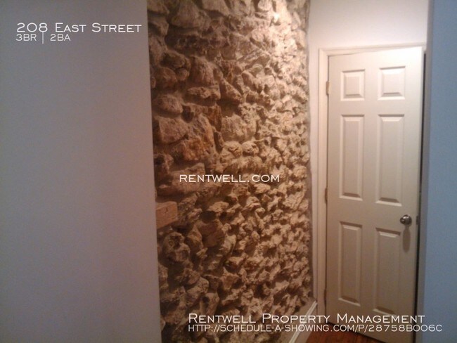 Photo - 208 East St