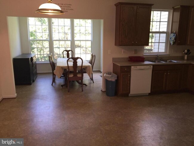 Photo - 115 Swearingen Way