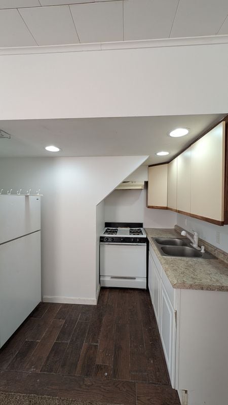 Photo - 1102 Taylor Ave