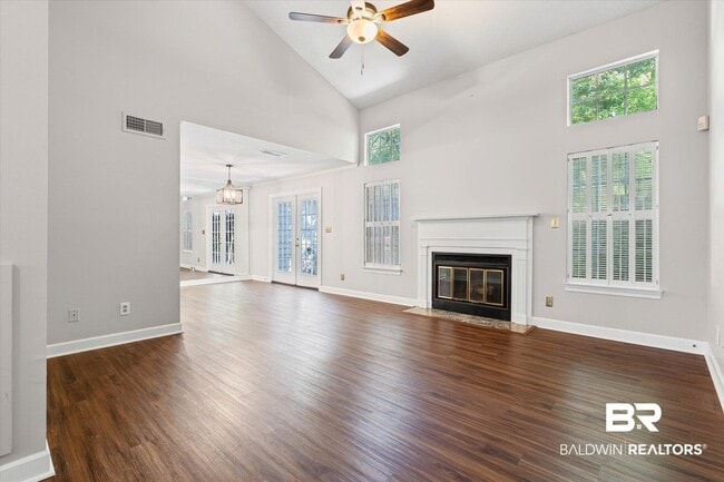 6637 Jackson Square