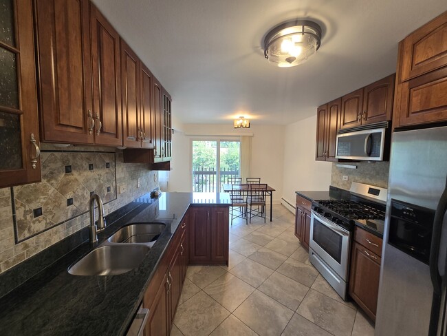 940 E Old Willow Rd