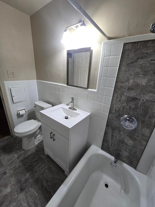 Photo - 6109 Farmbrook St
