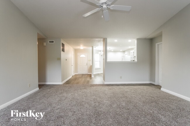 Photo - 529 Streamside Dr