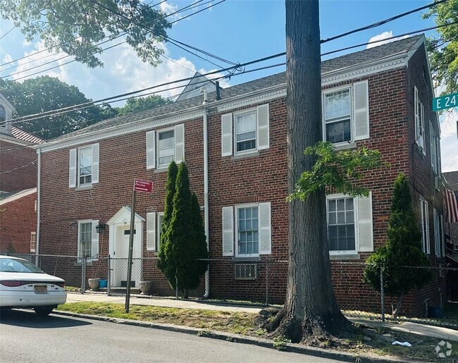 Building Photo - 281 E 241st St Unit 2 Rental