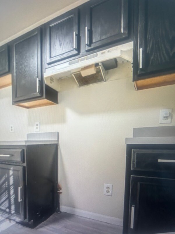 Photo - 569 E 101st St