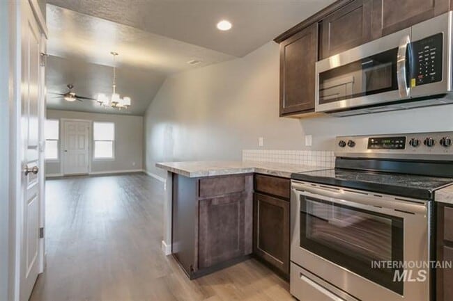 Photo - 3 bedroom 2 bath duplex near Settlers Park!