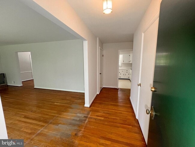 Photo - 10001 Woodhill Rd