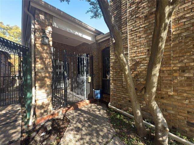 Photo - 5991 Lindenshire Ln