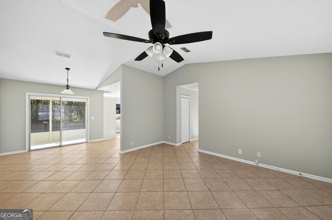 Photo - 107 Navajo Ct