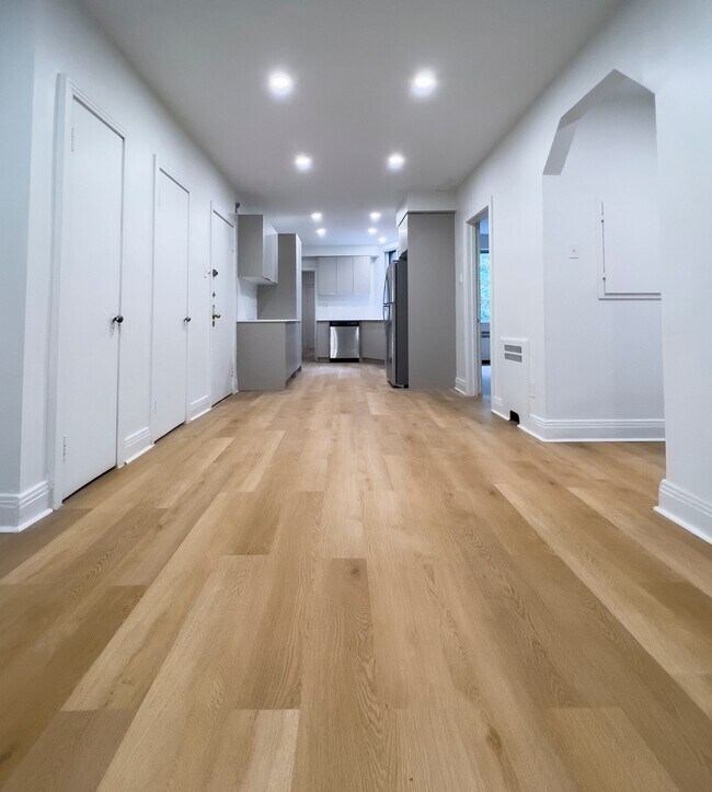 Photo - 3455 Stanley