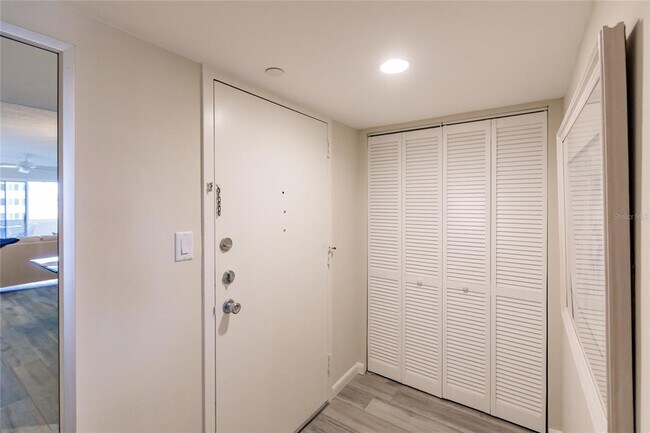 Photo - 1055 W Peppertree Dr Unidad 506AA