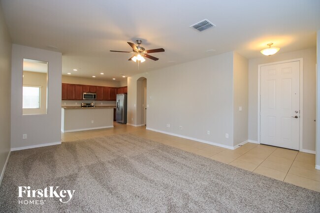 Photo - 900 Leadwood Ave