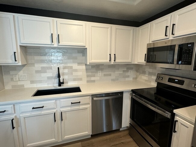 Photo - 14190 S Flowerfield Cir