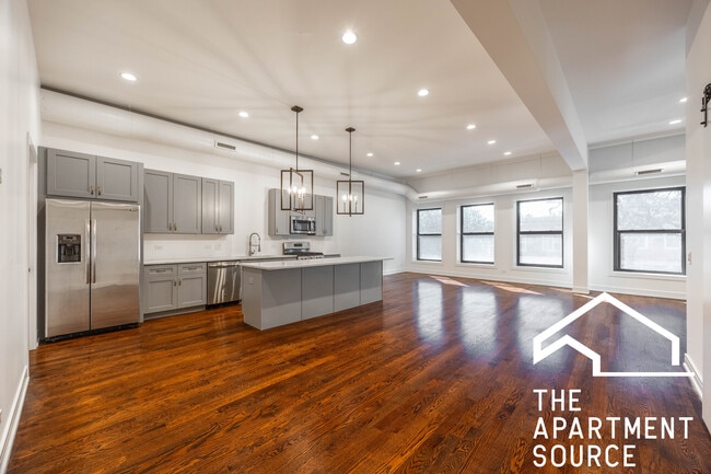 Building Photo - 2500 W Chicago Ave Unit 2W Rental