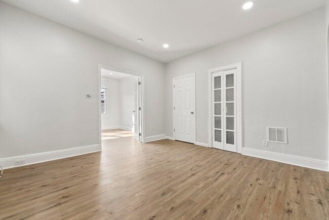 Photo - 658 Liberty Ave