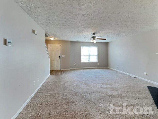 Photo - 360 Springhaven Way SE