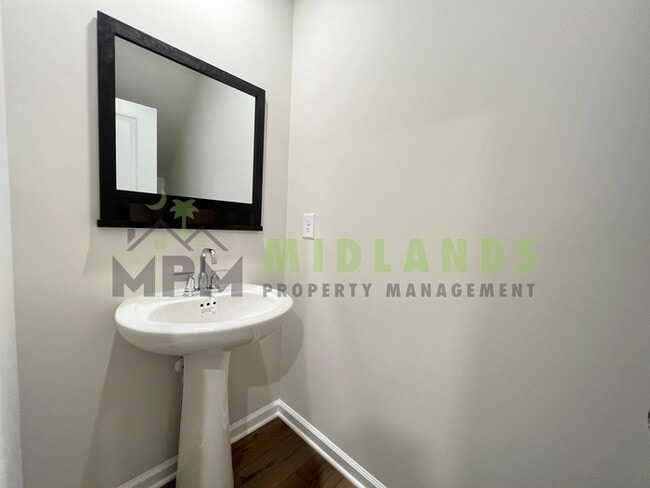 Photo - 142 Parkwood Ct