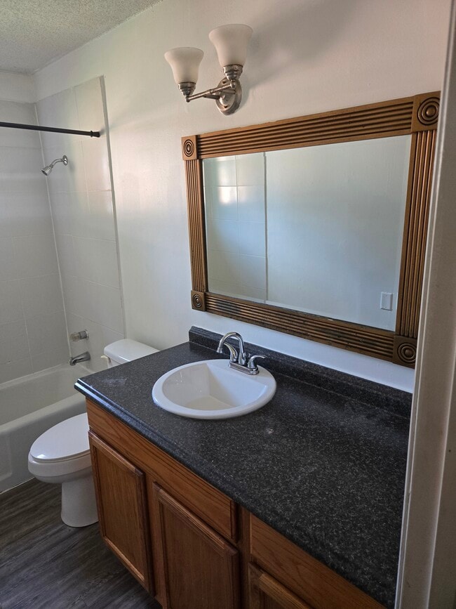 Photo - 6212 Walden Ave Unit Apt A